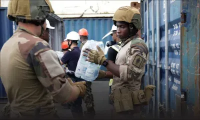 Océan Indien : 600 000 litres d'eau en bouteille acheminés à Mayotte pour les plus fragiles