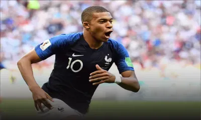 Mondial 2018 : Mbappé succède à... Pelé, qui le félicite