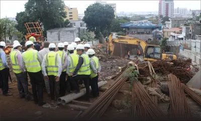 [Images] La Butte : effondrement d’une partie des barricades, les officiers de Metro Express Limited et de Larsen and Toubro sur place
