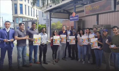 Metro Express : distribution de brochures pour promouvoir la vigilance des usagers du métro et de la route