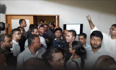 MMM : la motion de démission de Paul Bérenger rejetée