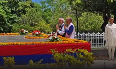 Visite officielle : Dépôt de gerbes de Modi aux samadhis de SSR et SAJ