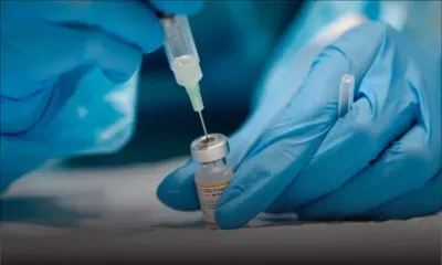 Variant Omicron: possible de développer "très rapidement" un vaccin, affirme un scientifique d'Oxford