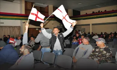 [En images] Radio Plus à la mairie de Quatre-Bornes - L'ambiance au moment où l'Angleterre a marqué à la 5e minute 