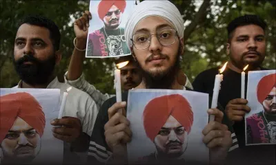 Inde : des milliers de personnes aux funérailles d'un célèbre rappeur assassiné 