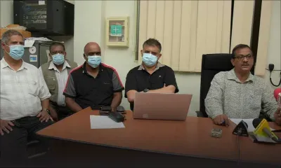 Bateau coincé à Pointe-aux-Sables : pas de fuite d’huile, les 16 membres de l’équipage évacués, assure Mudhoo