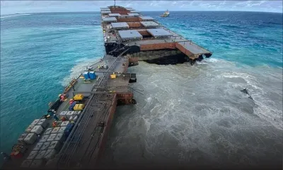 Première image du MV Wakashio brisé en deux