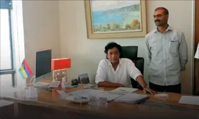 Bodha fait un petit tour dans son bureau après sa démission du gouvernement et du MSM 