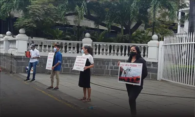 Naufrage du Sir Gaëtan : manif des familles des victimes devant l’Hôtel du gouvernement 
