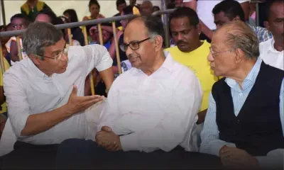 Varusha Pirappu : Navin Ramgoolam, Xavier Duval et Alan Ganoo sur la même plateforme à Blue-Bay