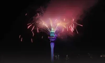 Auckland fête le passage en 2021 avec un feu d'artifice