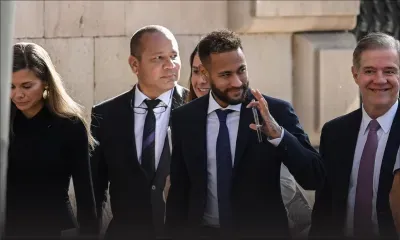 Neymar assure à son procès qu'il "signe" ce que son père lui "dit"