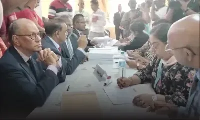 Nomination Day (n°5) : Navin Ramgoolam et ses deux colistiers déposent leur candidature