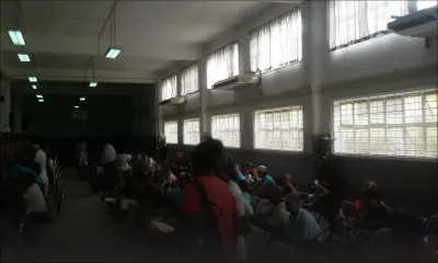 La file d’attente s’allonge devant les guichets de la NTA