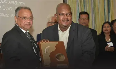 Media Trust Awards Night : Jean-Hugues Olivier du Défi Media Group remporte le prix Lambert 