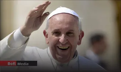 Le pape François quitte l'hôpital après son opération