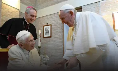 Le pape annonce que Benoît XVI est «gravement malade» et prie pour lui