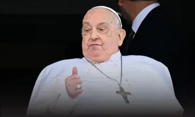 Le pape dit «merci à tous» lors de sa première publique depuis le 14 février