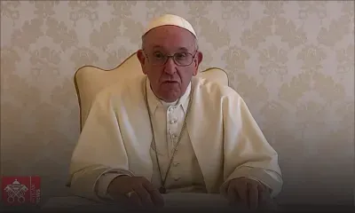 Covid-19: se vacciner est "un acte d'amour", plaide le pape