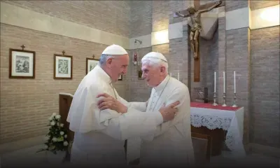 Le pape François présidera le 5 janvier les funérailles de Benoît XVI