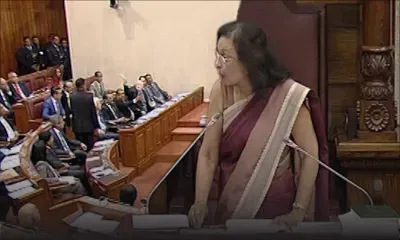 Assemblée nationale : expulsés, Paul Bérenger et Rajesh Bhagwan refusent de quitter l’hémicycle 