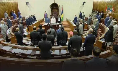 Une reprise politique tout en douceur 