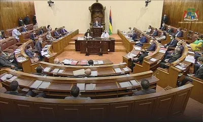 Parlement : hommages à deux anciens parlementaires décédés