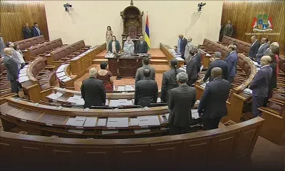 Parlement : suivez en direct les débats sur la motion privée de Ganoo