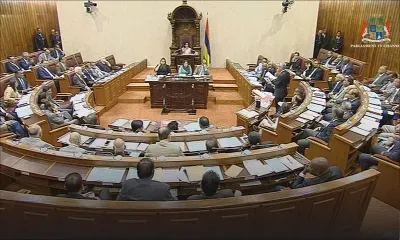 Salaires, privilèges et voyages : les élus coûtent Rs 2 milliards au peuple