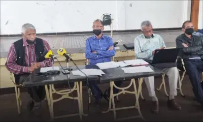 Des anciens parlementaires face à la presse