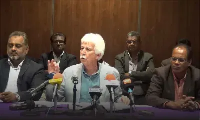 Motion de blâme contre Obeegadoo : «C'est un carton jaune», affirme Paul Bérenger 