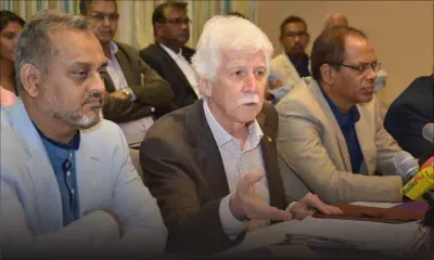 Paul Bérenger : « C'est tellement grave ce qu'a fait la présidente qu'elle doit être suspendue »