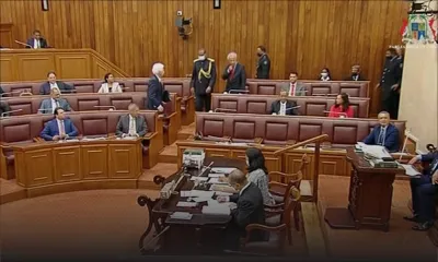 Suspendu pour les 6 prochaines séances au Parlement : réaction de Paul Bérenger 