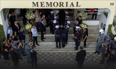 Brésil : le «Roi» Pelé repose dans sa dernière demeure