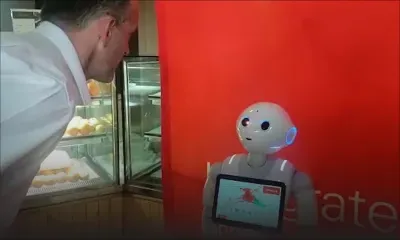 Au Prime Café à Ébène : le robot Pepper accueillera les clients et prendra leurs commandes