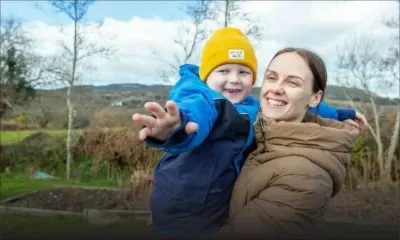 Après avoir fui l'Ukraine, un petit garçon de 5 ans espère soigner sa leucémie en Irlande
