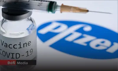 Le Royaume-Uni autorise le nouveau vaccin Pfizer ciblant Omicron