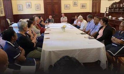 Le cardinal Piat entame ses adieux au personnel de l'évêché de Port-Louis