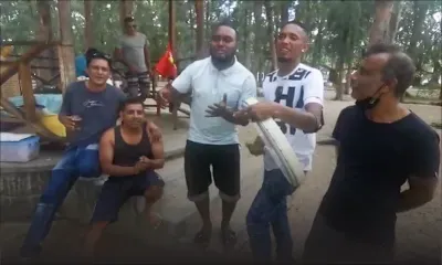 Réouverture des plages publiques : moment de détente entre amis … au son de la ravanne  