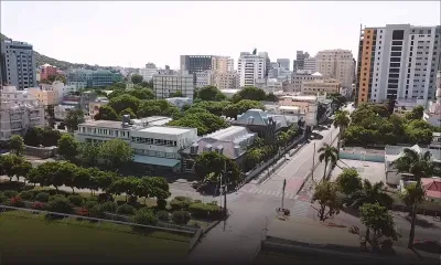 Première journée de confinement national : la capitale de Maurice vue du ciel