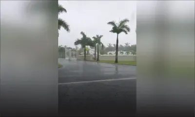 [En ce moment] Flic-en-Flac sous les eaux 