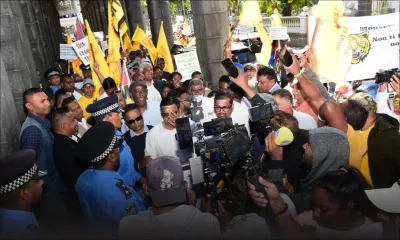 Litige autour d'un terrain repris au MTCCT : des manifestants devant le PMO   