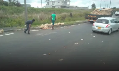 Highlands: des sacs de pomme de terre tombent sur l’autoroute