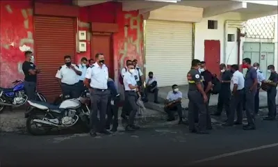 Une cinquantaine de sapeurs-pompiers à la rue
