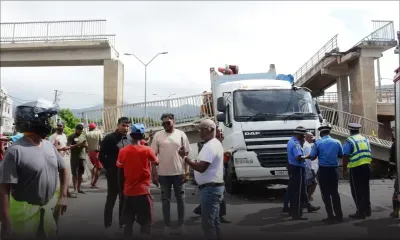 EN DIRECT | Le point sur la situation à Roche-Bois où un camion a heurté la passerelle dédiée aux piétons