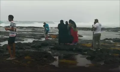 Poste Lafayette : Les vagues attirent les curieux