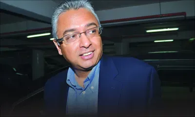 Pravind Jugnauth backs Menon Murday