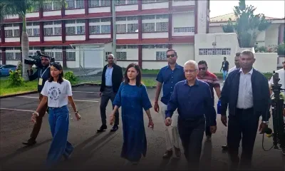En direct du college Dr Maurice Curé : Pravind Jugnauth et sa famille sont venus accomplir leur droit civique