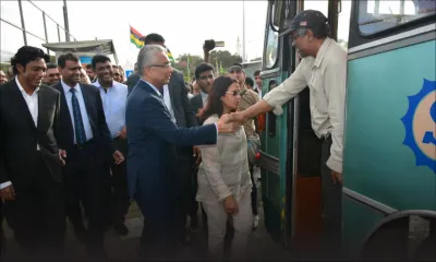 Réduit : Pravind Jugnauth inaugure une gare de bus 