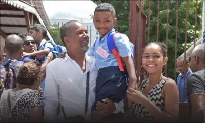 [En images] Admission en Grade 1 : des petits dans la cour des grands 